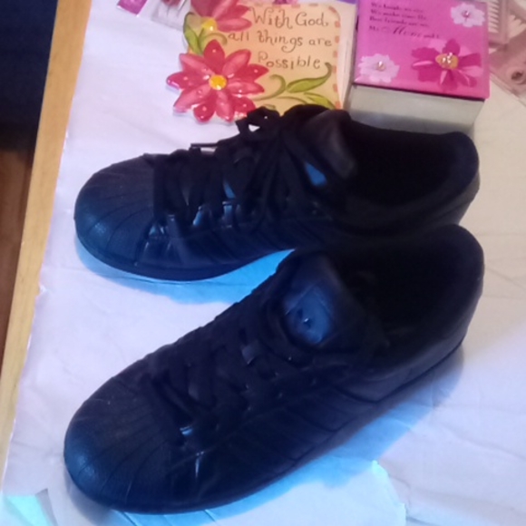 Adidas sneakers size 7 - Picture 4 of 7